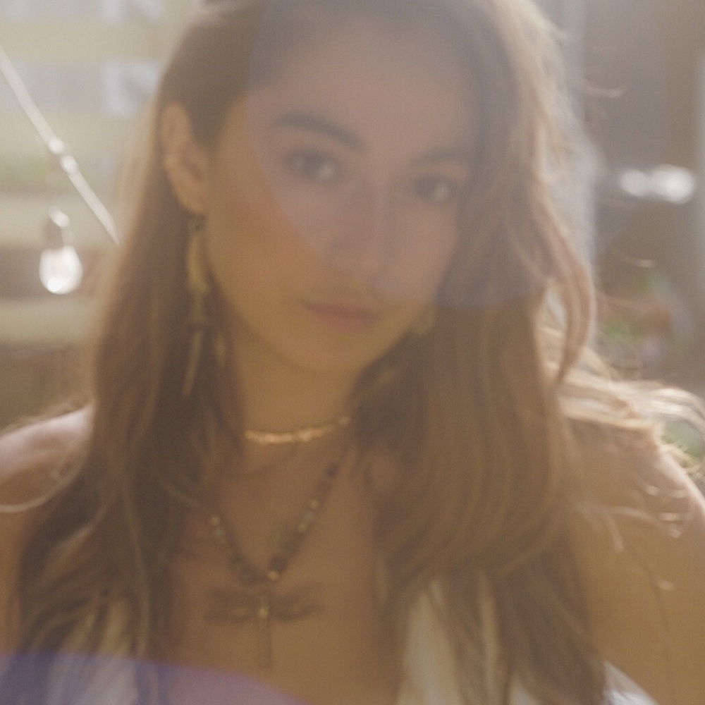 Meet your Posher, Alicia